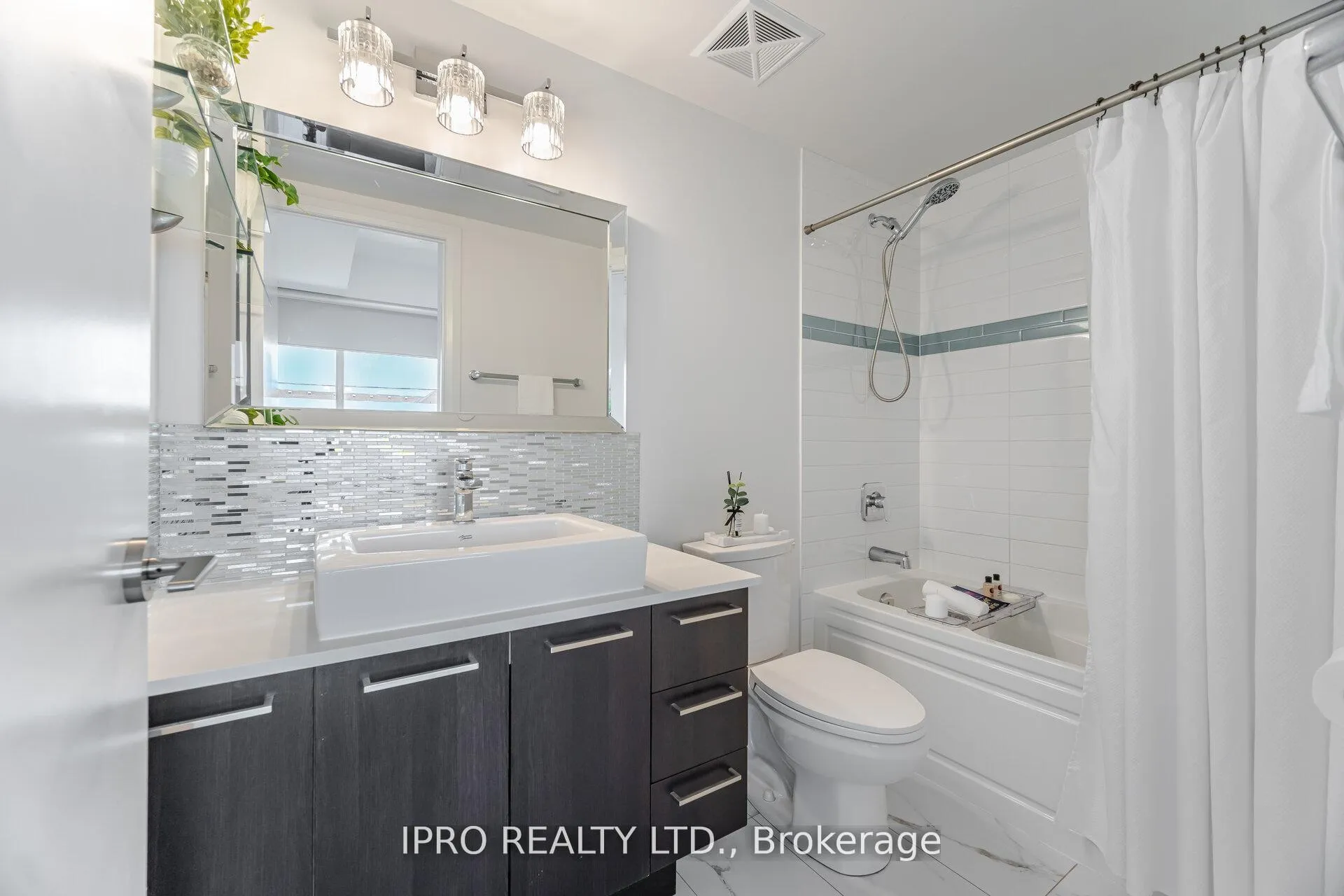 Photo 20 of Unit Unit #327, 4800 Highway #7 Road, Vaughan, East Woodbridge — HOMEH