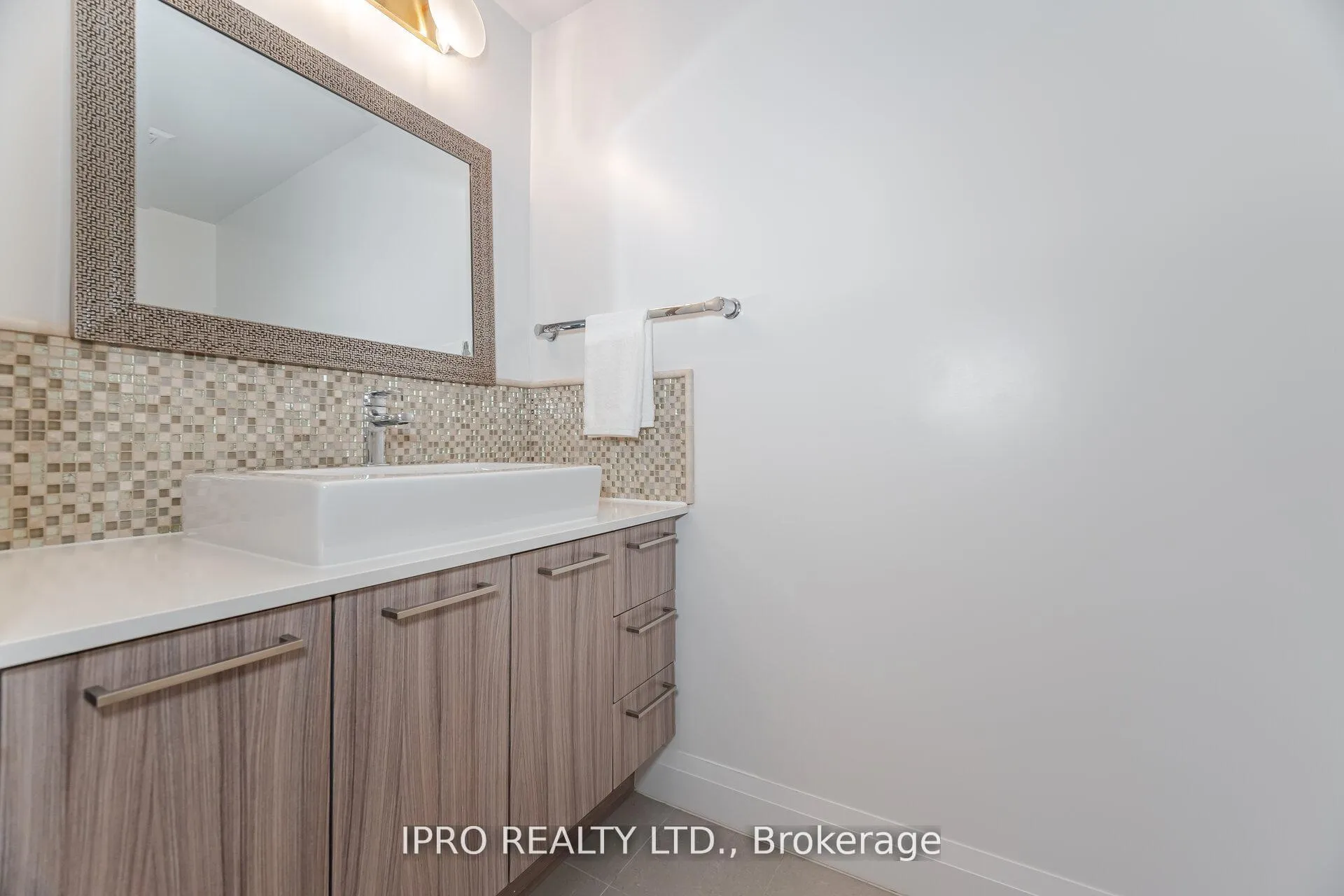 Photo 24 of Unit Unit #327, 4800 Highway #7 Road, Vaughan, East Woodbridge — HOMEH