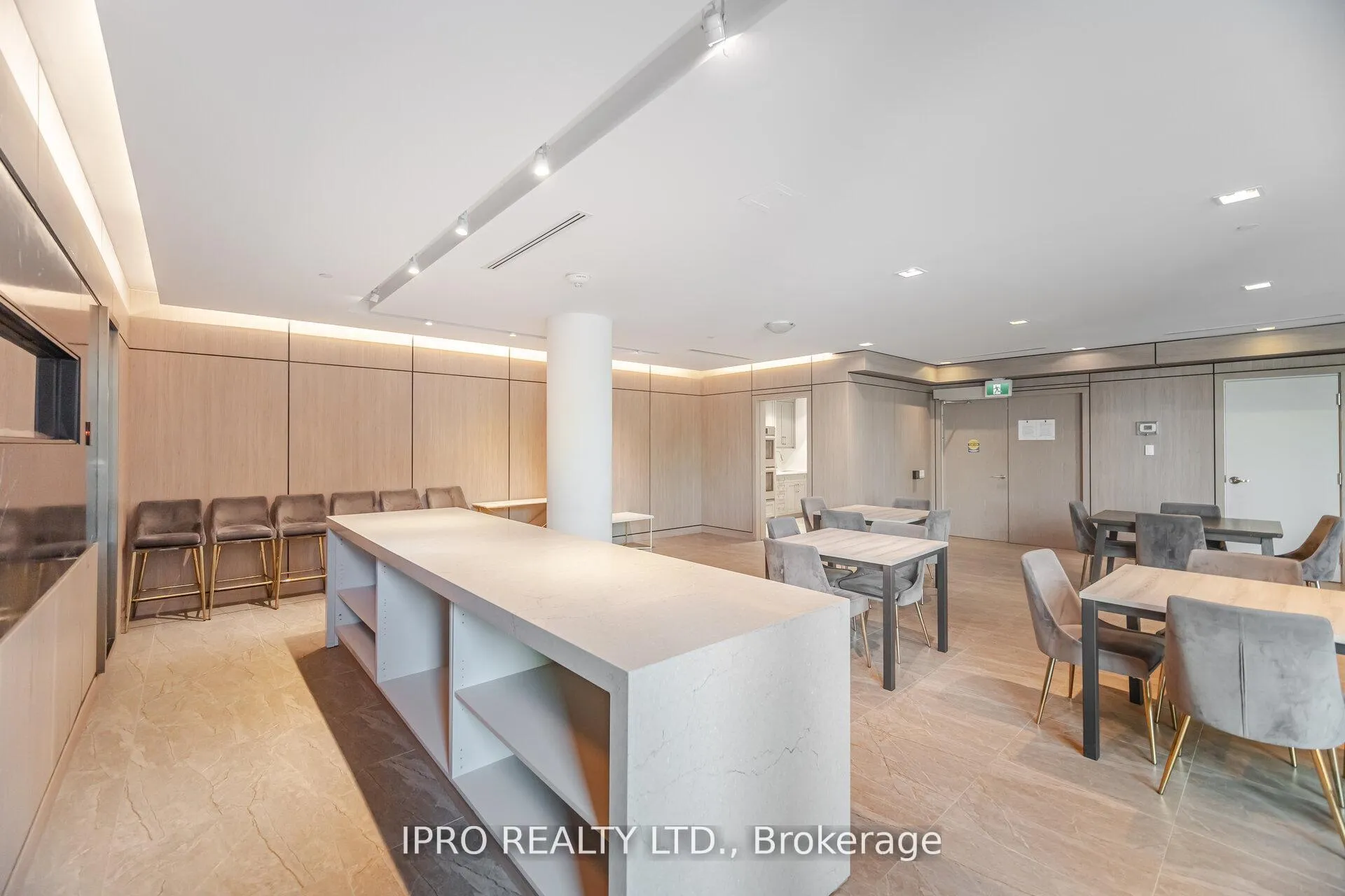 Photo 33 of Unit Unit #327, 4800 Highway #7 Road, Vaughan, East Woodbridge — HOMEH