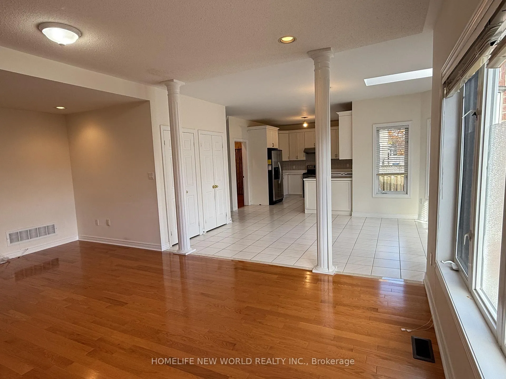 Photo 9 of 3 Rosewell Crescent, Markham, Cachet — HOMEH