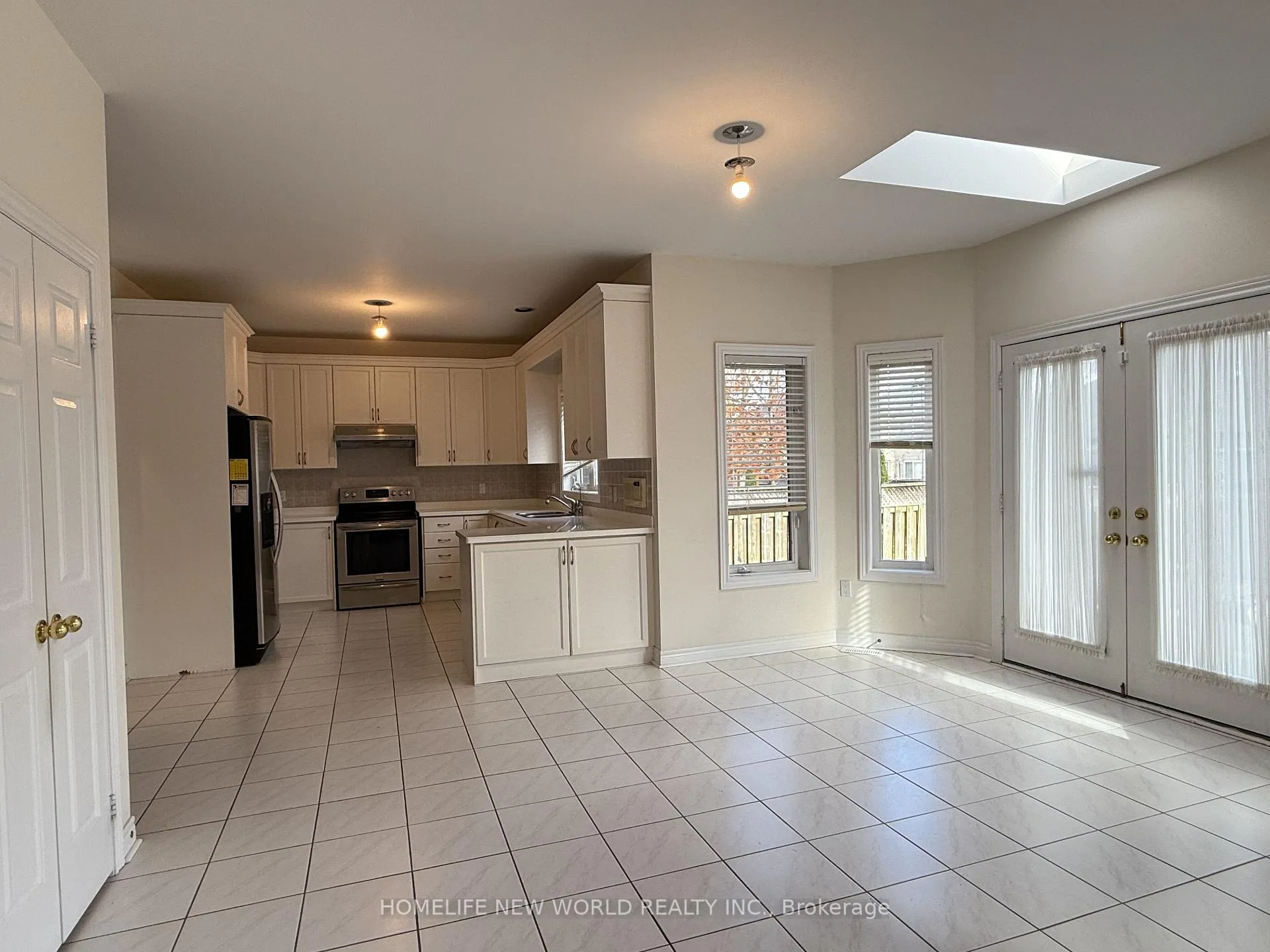 Photo 10 of 3 Rosewell Crescent, Markham, Cachet — HOMEH