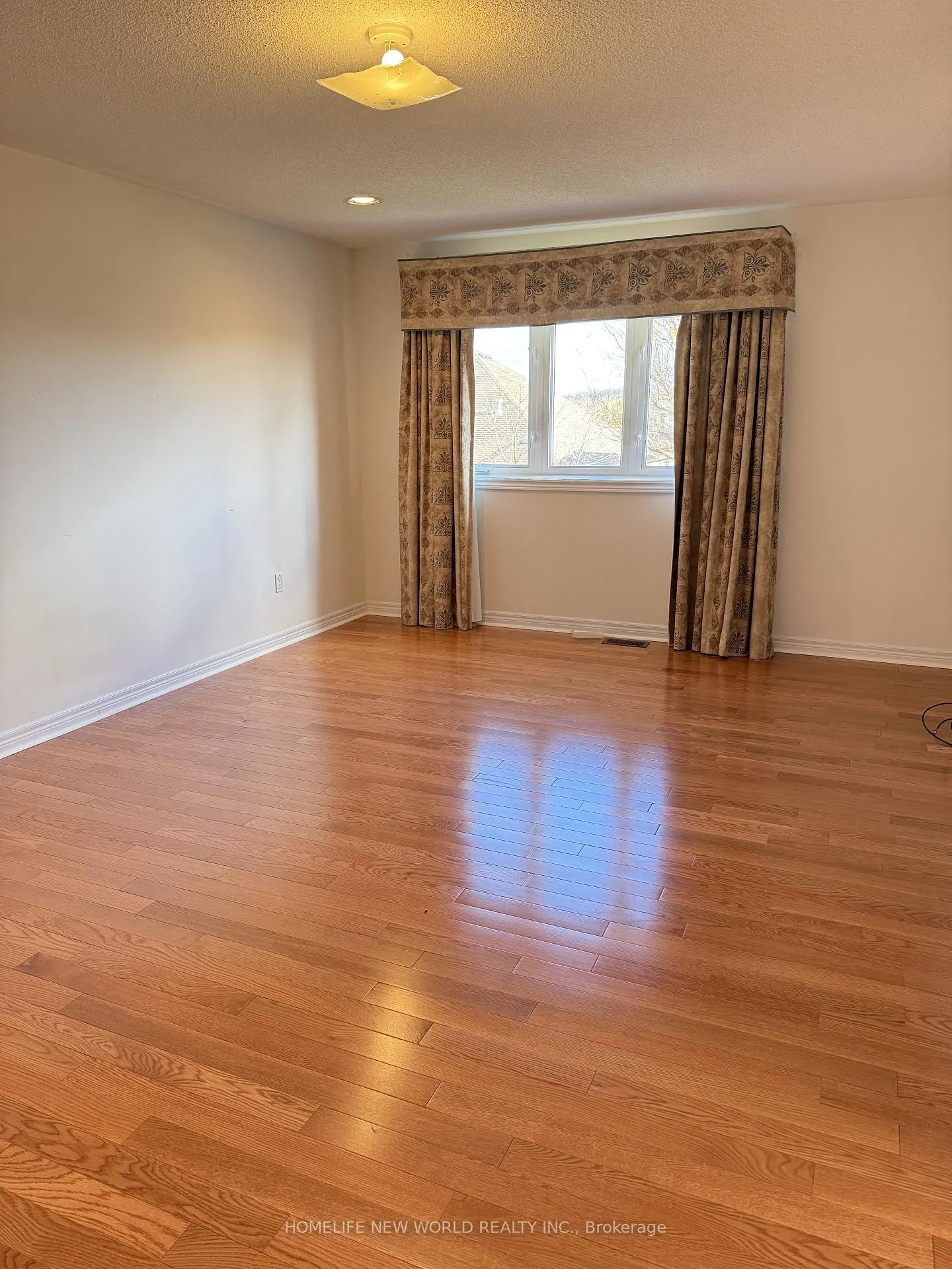 Photo 13 of 3 Rosewell Crescent, Markham, Cachet — HOMEH