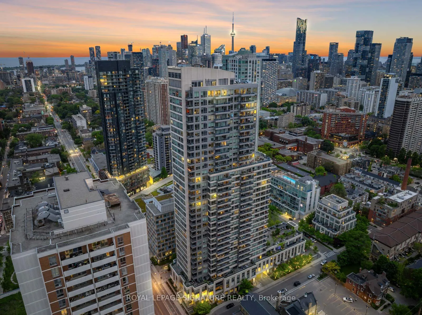 Front of Unit 3207, 500 Sherbourne Street