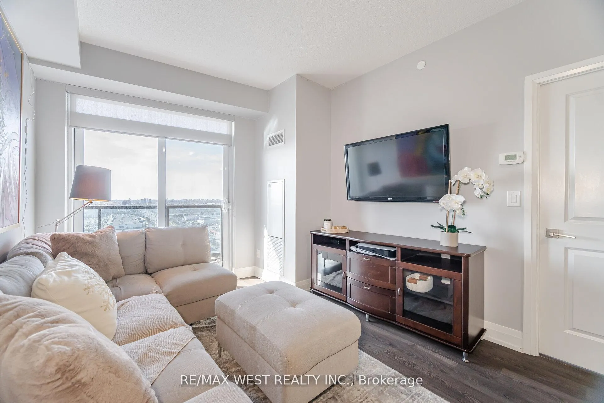 Photo 15 of Unit 1704, 3700 Highway 7, Vaughan, Vaughan Corporate Centre — HOMEH