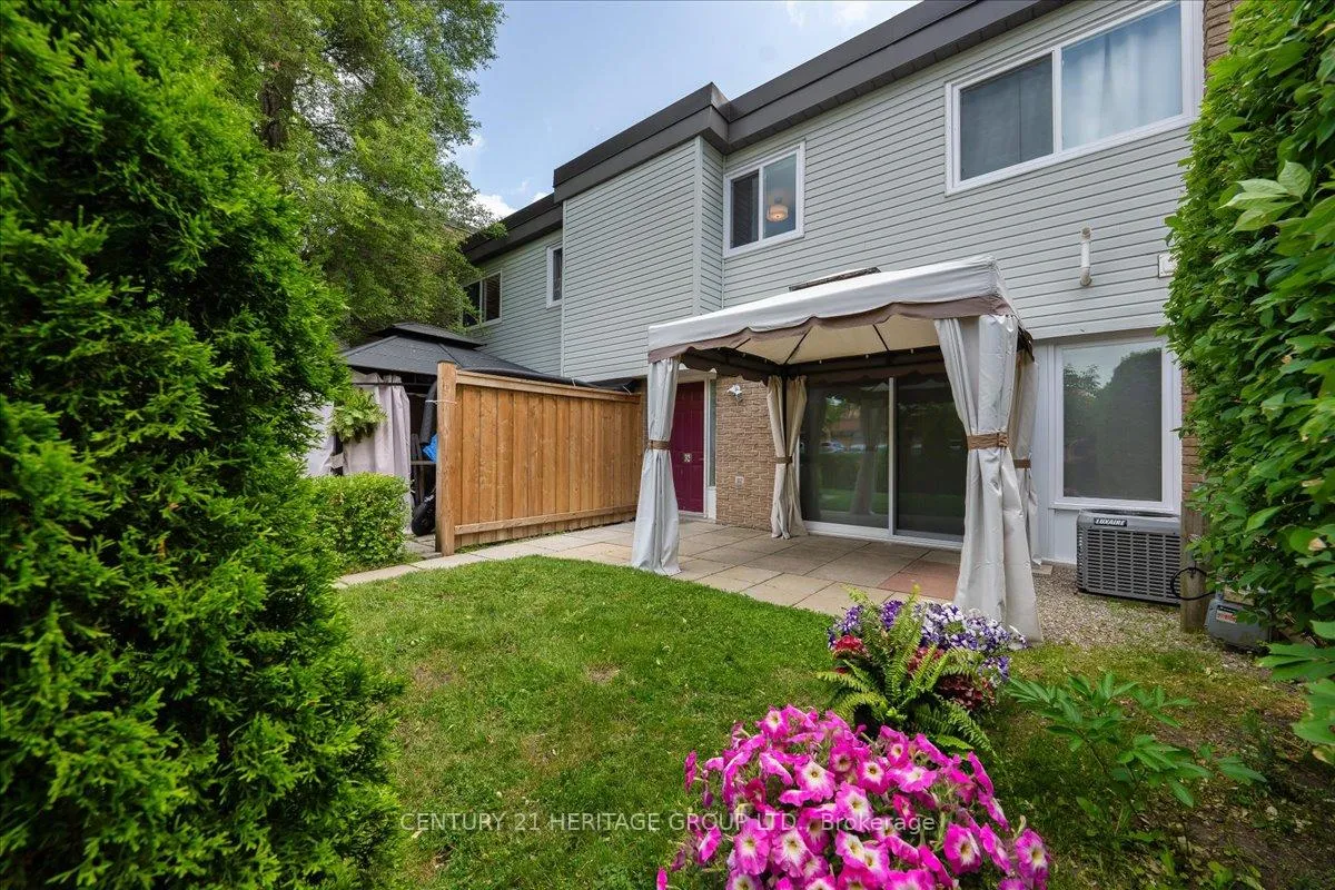 Photo 1 of 32 Springfair Avenue, Aurora, Aurora Village — HOMEH