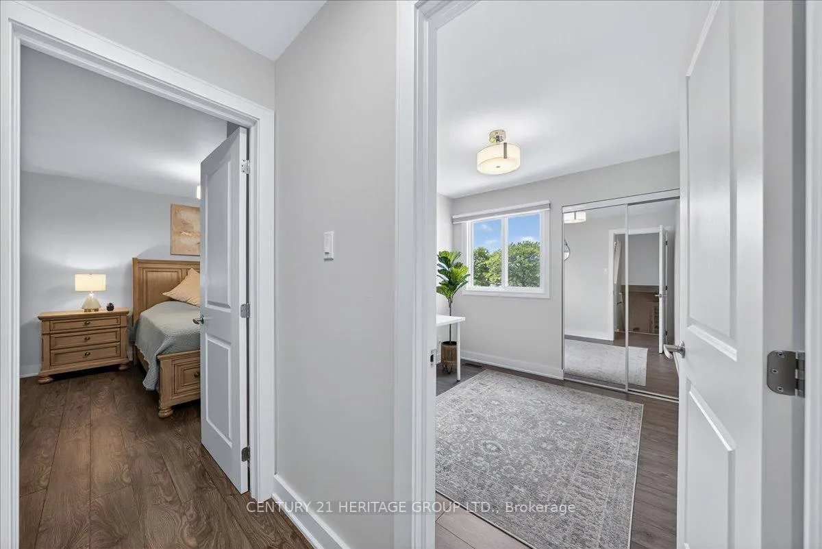 Photo 11 of 32 Springfair Avenue, Aurora, Aurora Village — HOMEH