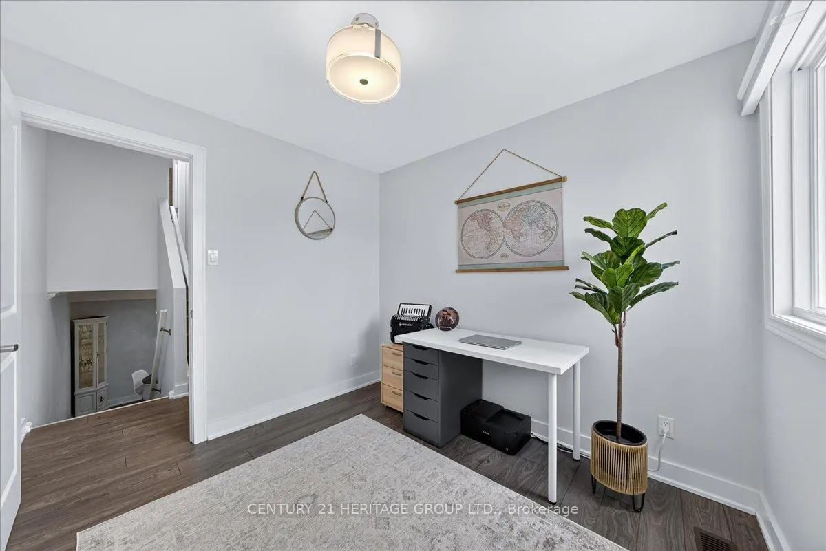 Photo 13 of 32 Springfair Avenue, Aurora, Aurora Village — HOMEH