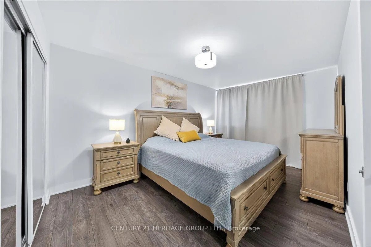 Photo 14 of 32 Springfair Avenue, Aurora, Aurora Village — HOMEH