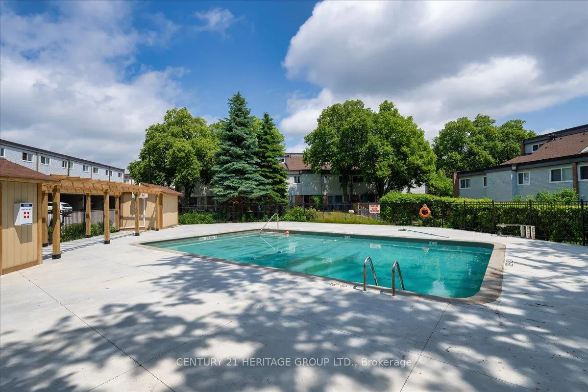 Photo 26 of 32 Springfair Avenue, Aurora, Aurora Village — HOMEH