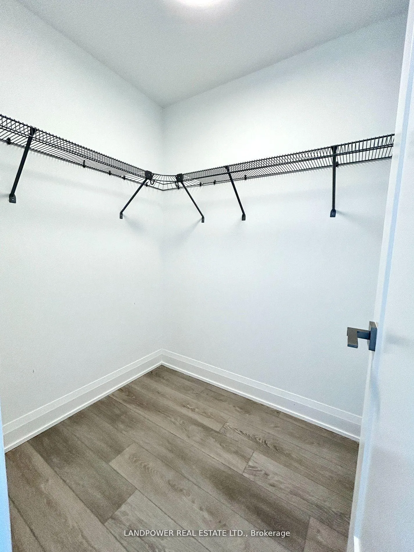 Photo 8 of Unit 4211, 8 Water Walk Drive, Markham, Unionville — HOMEH