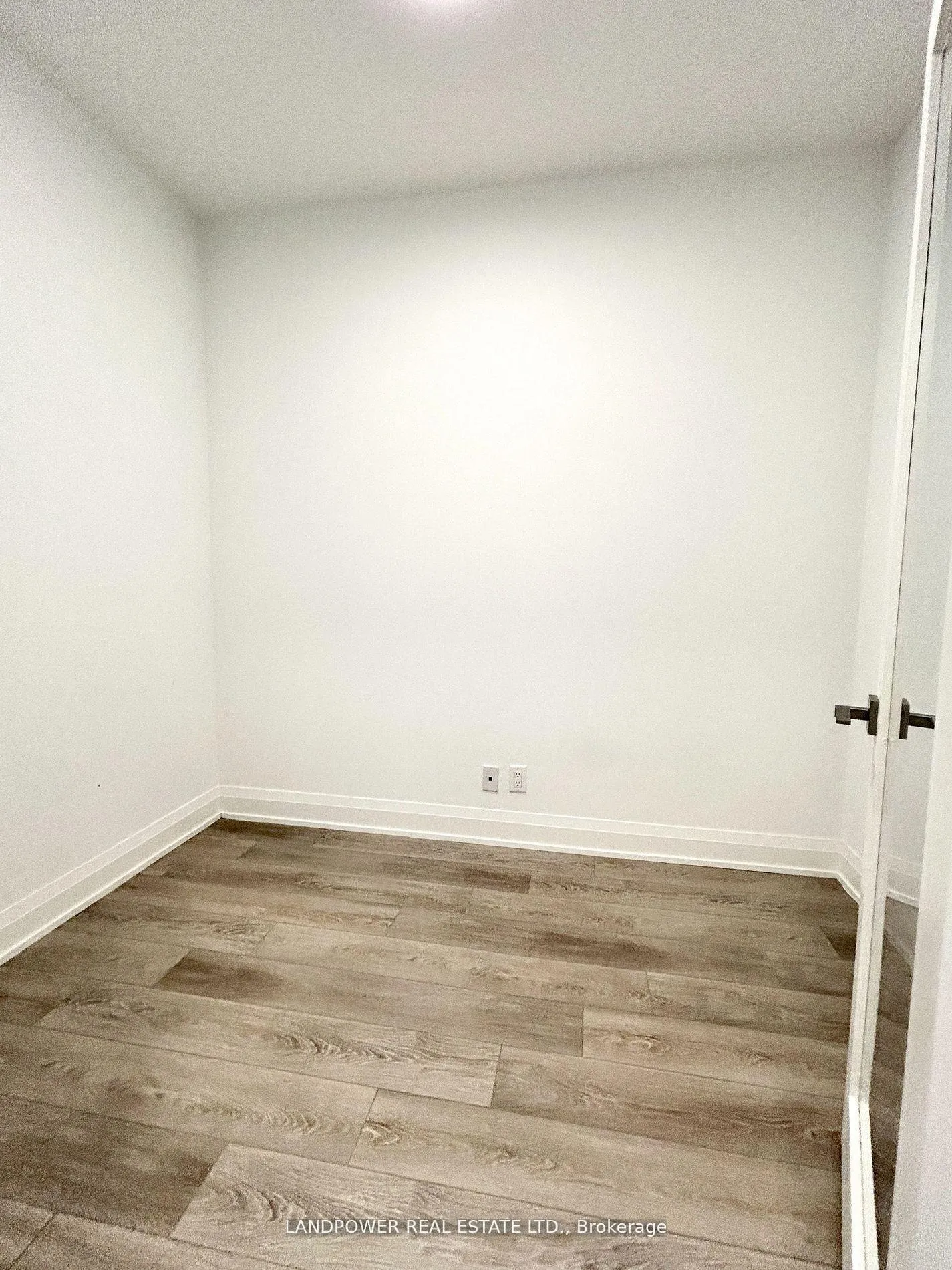 Photo 11 of Unit 4211, 8 Water Walk Drive, Markham, Unionville — HOMEH