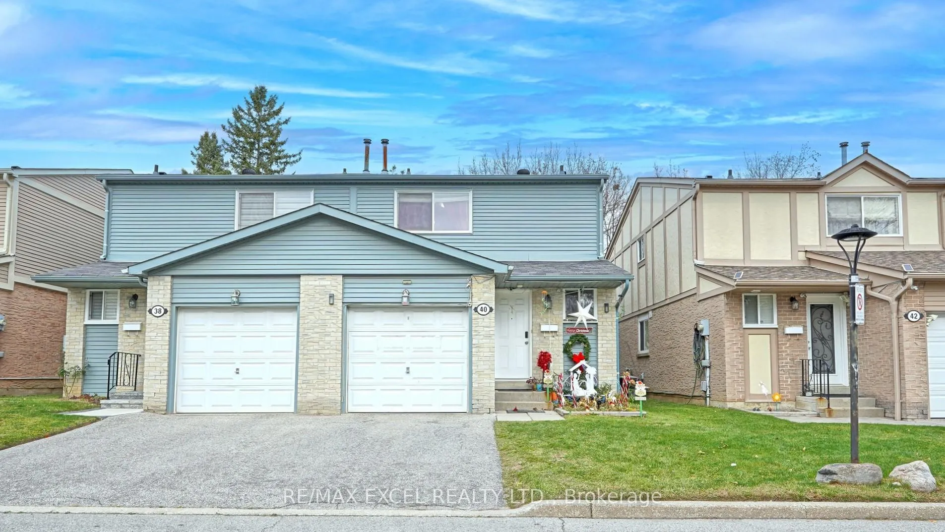 Photo 1 of 40 New Port Way, Markham, Thornhill — HOMEH