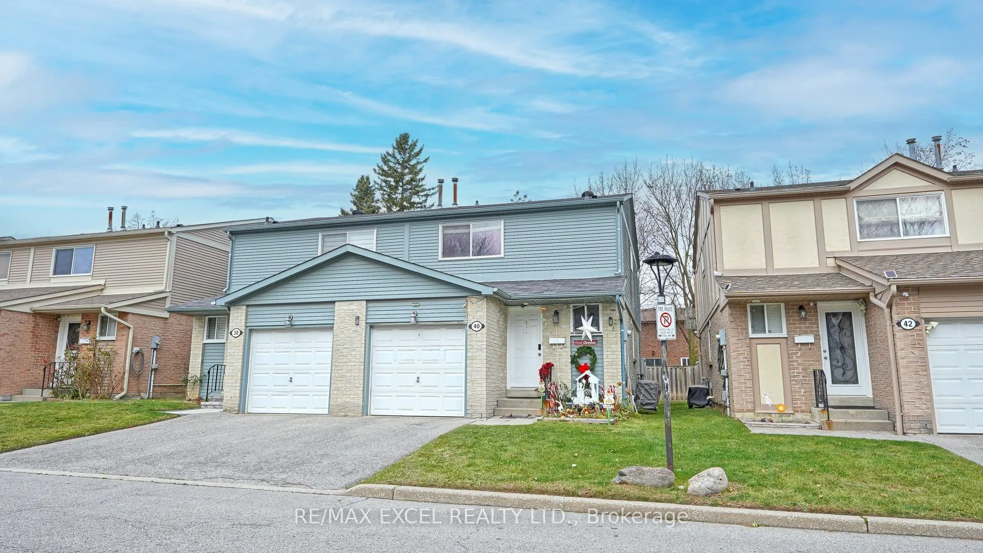 Photo 2 of 40 New Port Way, Markham, Thornhill — HOMEH