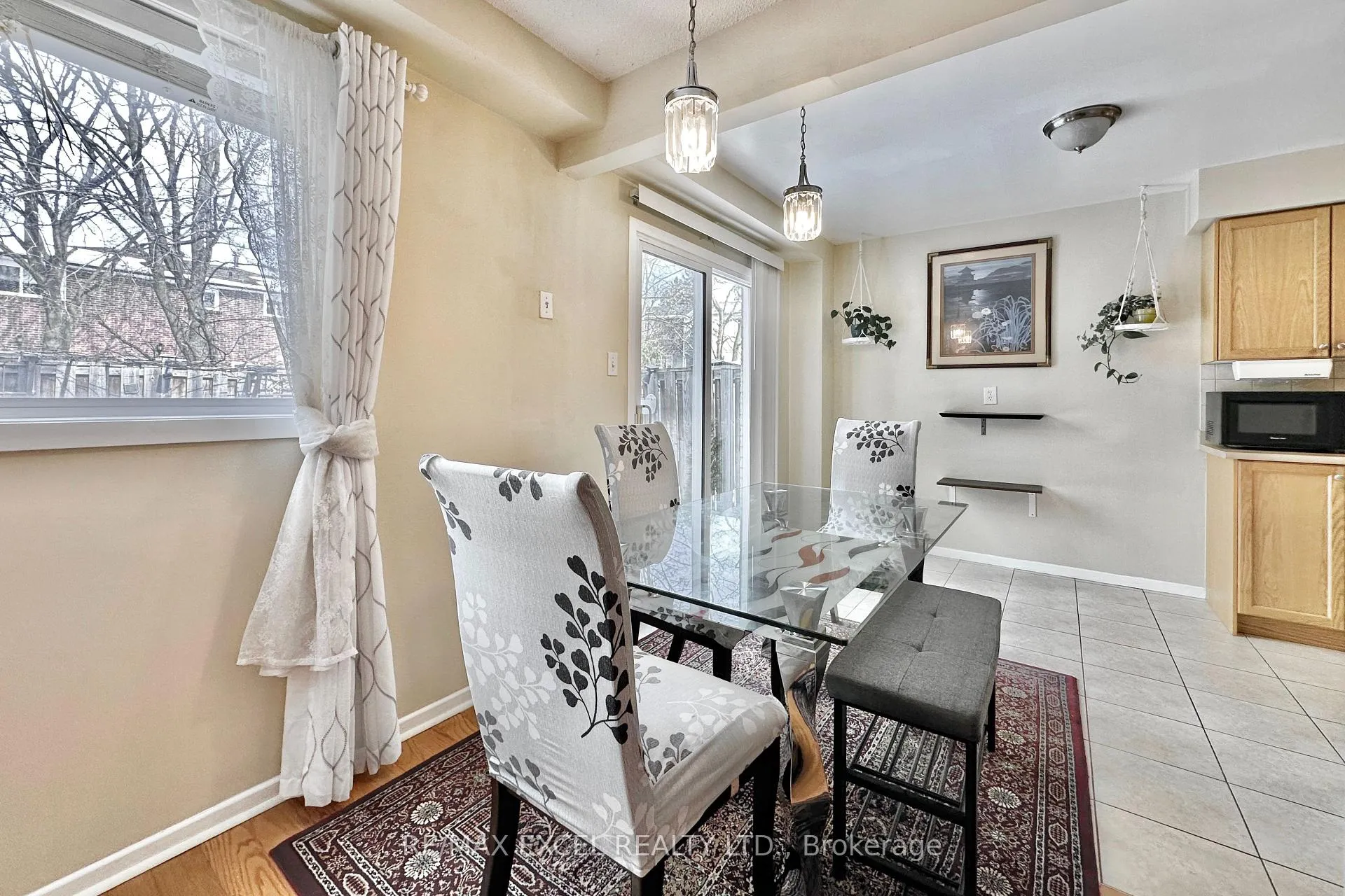 Photo 6 of 40 New Port Way, Markham, Thornhill — HOMEH