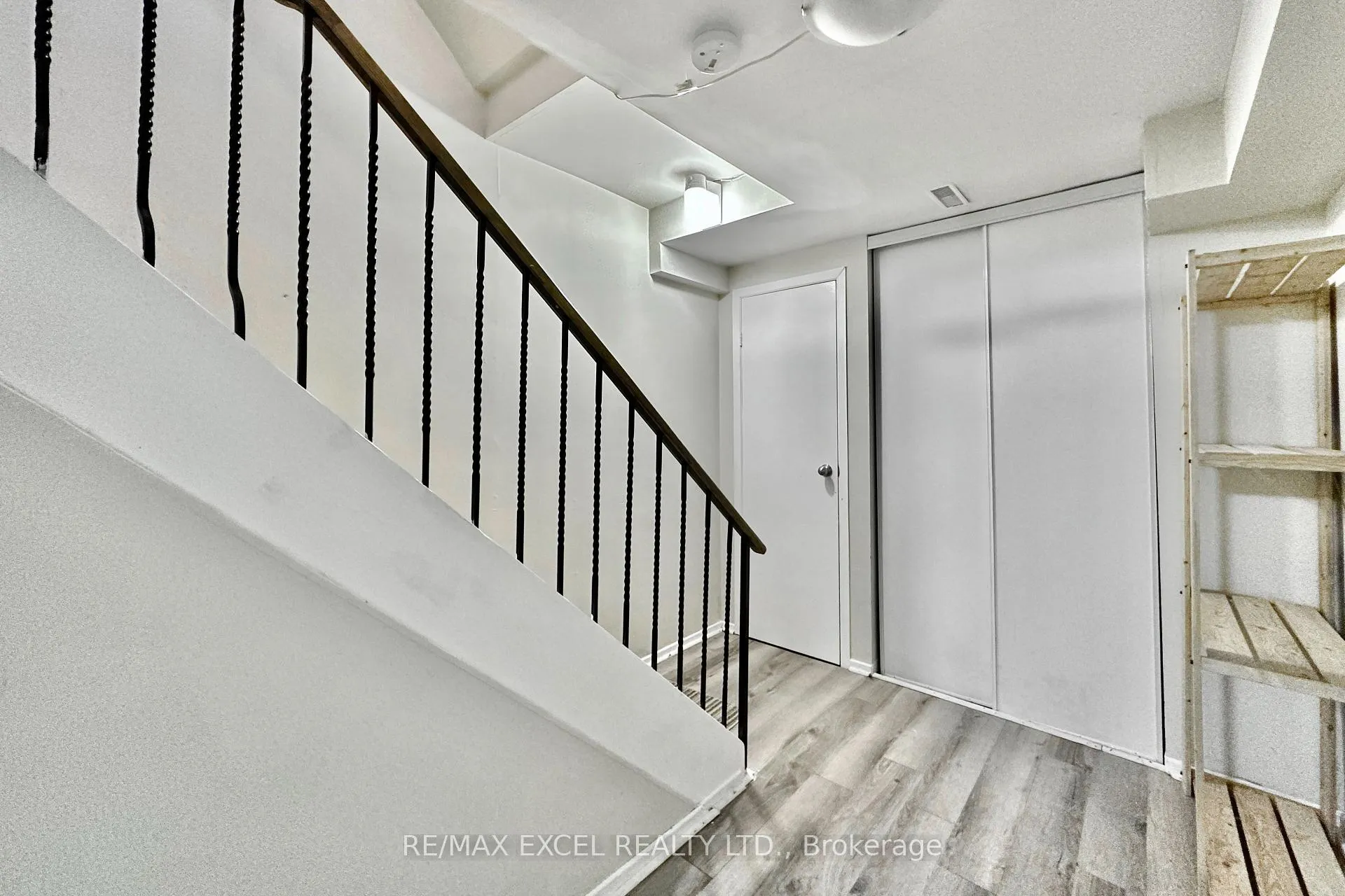 Photo 34 of 40 New Port Way, Markham, Thornhill — HOMEH
