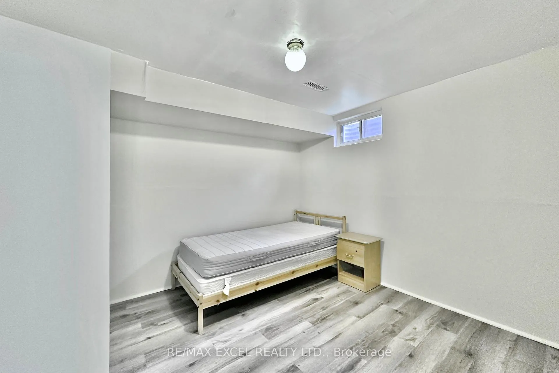 Photo 36 of 40 New Port Way, Markham, Thornhill — HOMEH