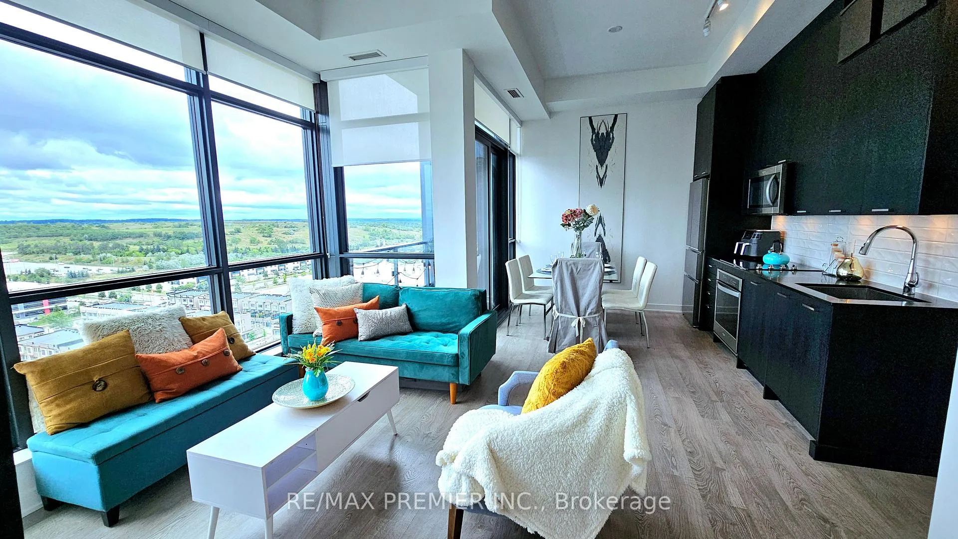 Photo 8 of Unit PH 3, 120 Eagle Rock Way, Vaughan, Rural Vaughan — HOMEH