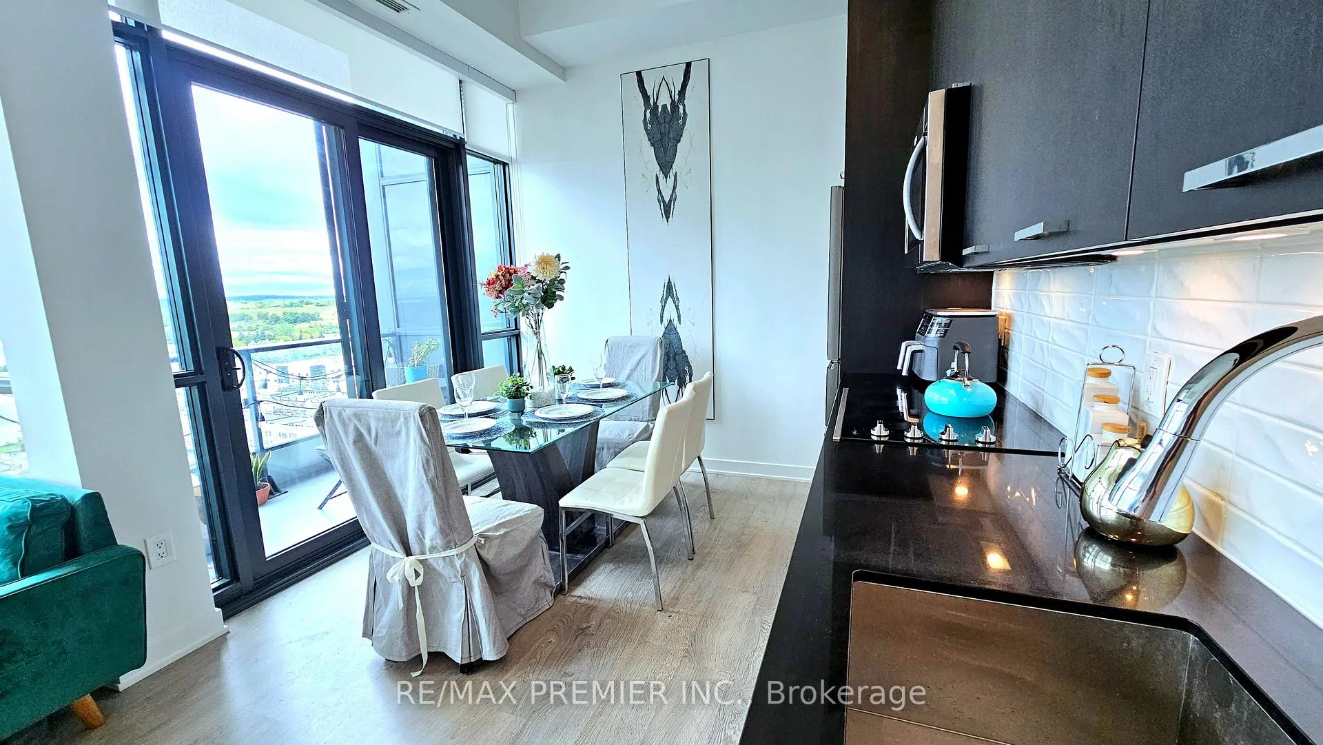 Photo 9 of Unit PH 3, 120 Eagle Rock Way, Vaughan, Rural Vaughan — HOMEH