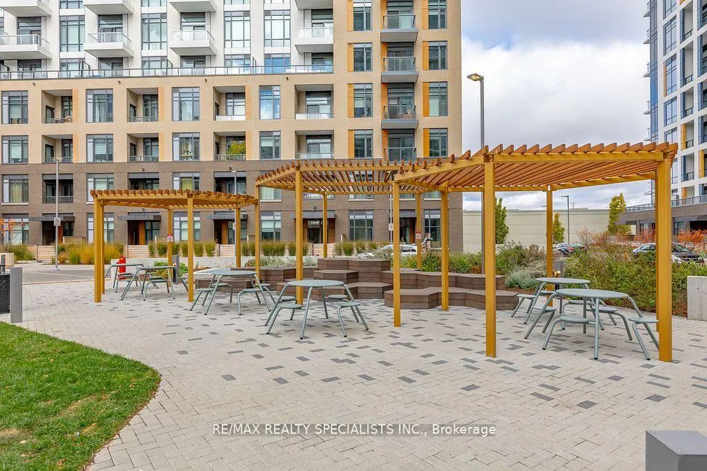 Photo 2 of Unit C202, 8 Beverley Glen Boulevard, Vaughan, Beverley Glen — HOMEH