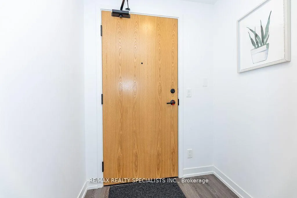 Photo 9 of Unit C202, 8 Beverley Glen Boulevard, Vaughan, Beverley Glen — HOMEH