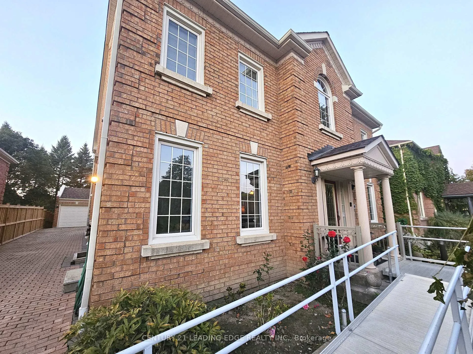 Photo 1 of 96 Theobalds Circle, Richmond Hill, Mill Pond — HOMEH