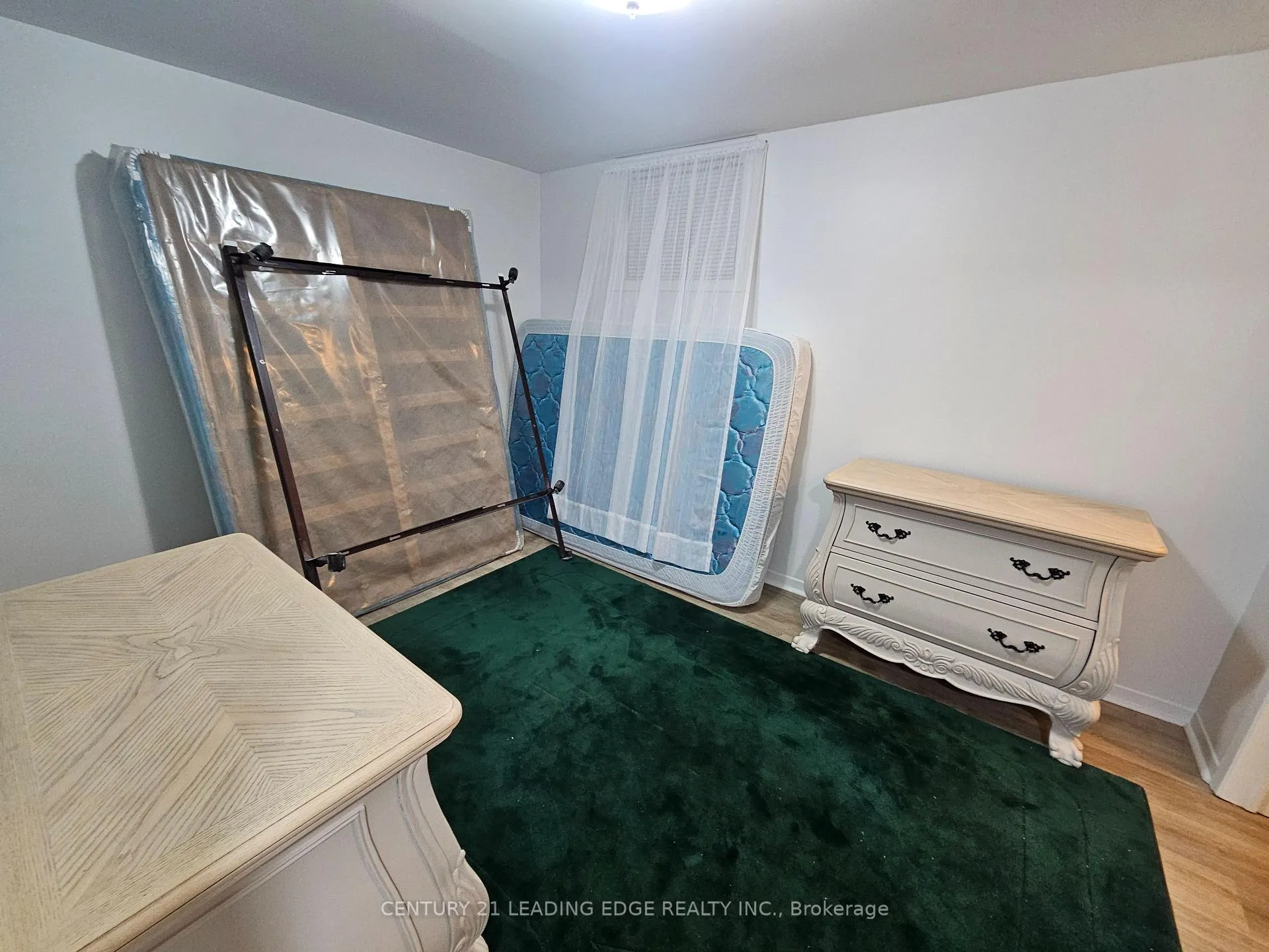 Photo 6 of 96 Theobalds Circle, Richmond Hill, Mill Pond — HOMEH