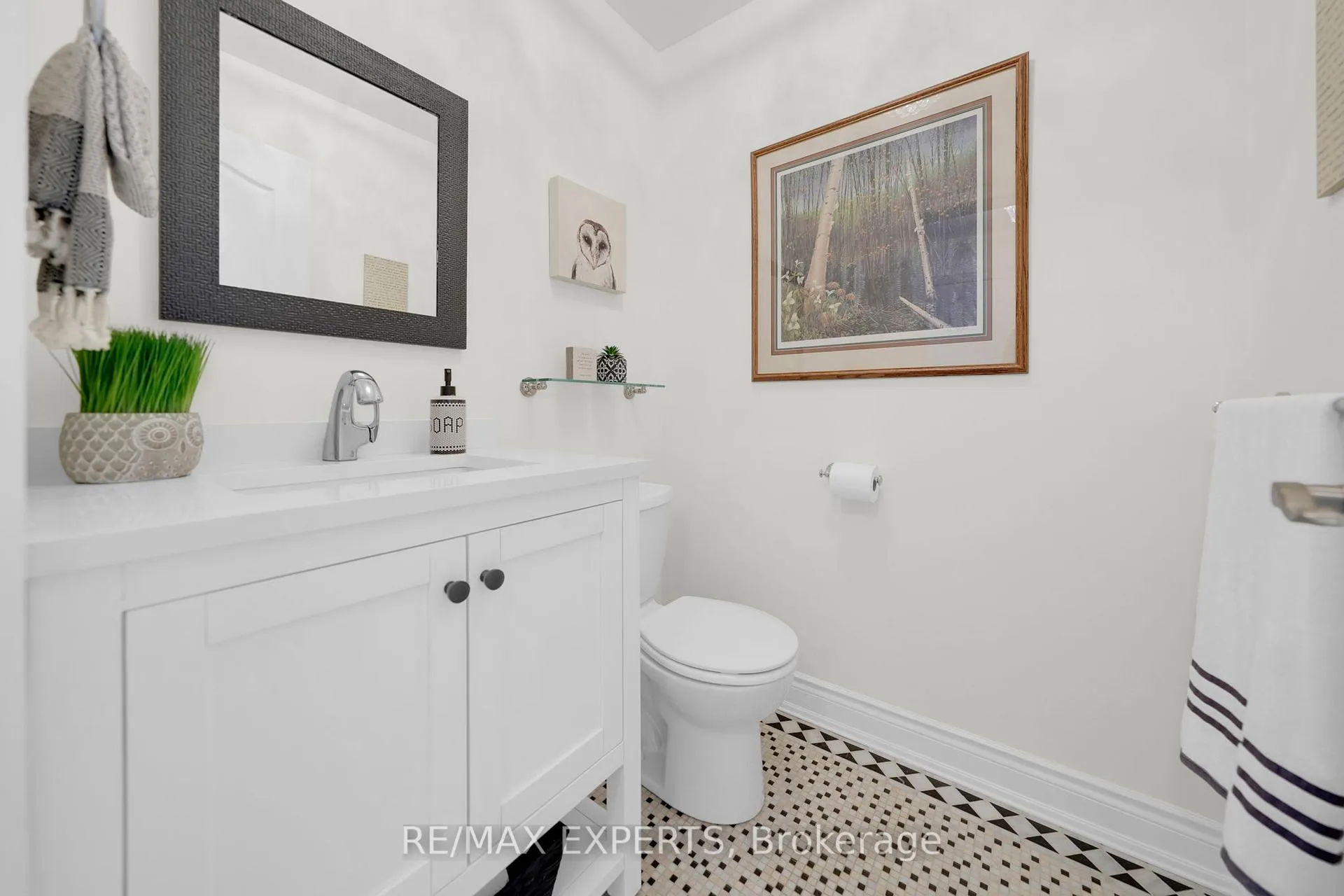 Photo 17 of 83 Tuscany Grande, New Tecumseth, Alliston — HOMEH
