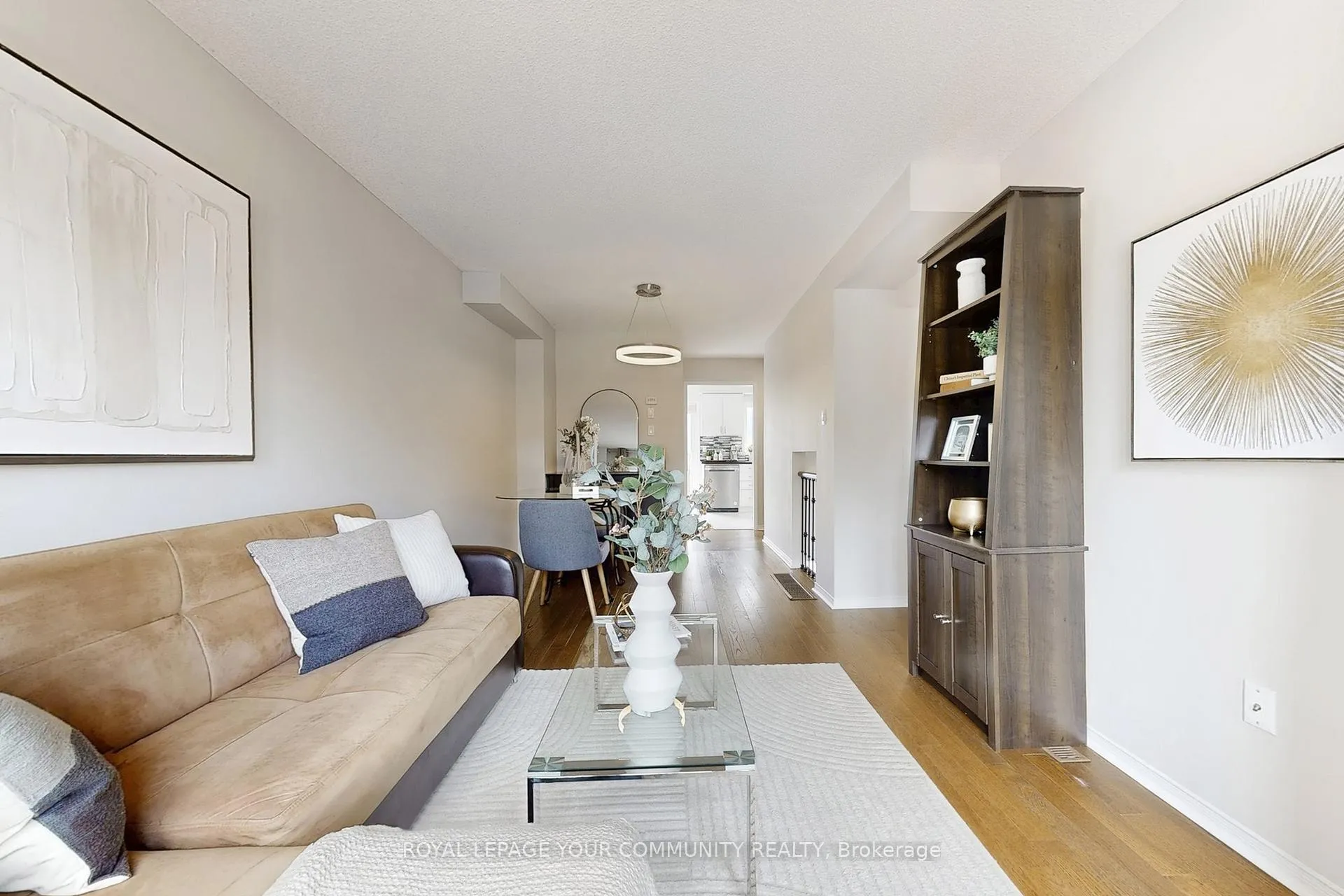 Photo 7 of 43 Larissa Court, Vaughan, Maple — HOMEH