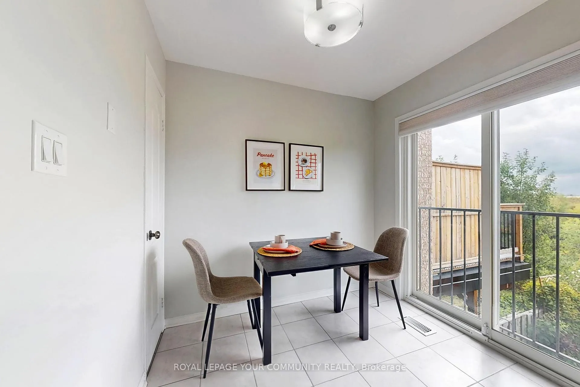 Photo 15 of 43 Larissa Court, Vaughan, Maple — HOMEH