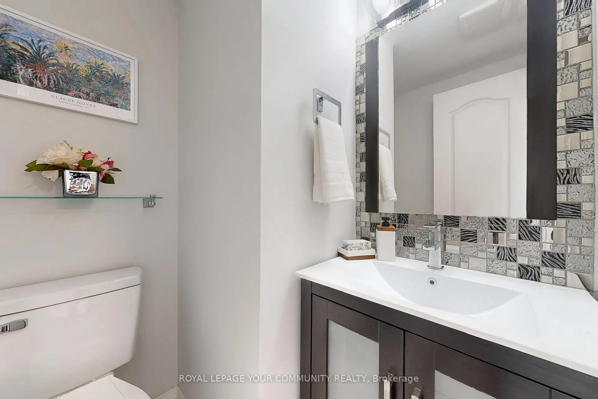Photo 16 of 43 Larissa Court, Vaughan, Maple — HOMEH