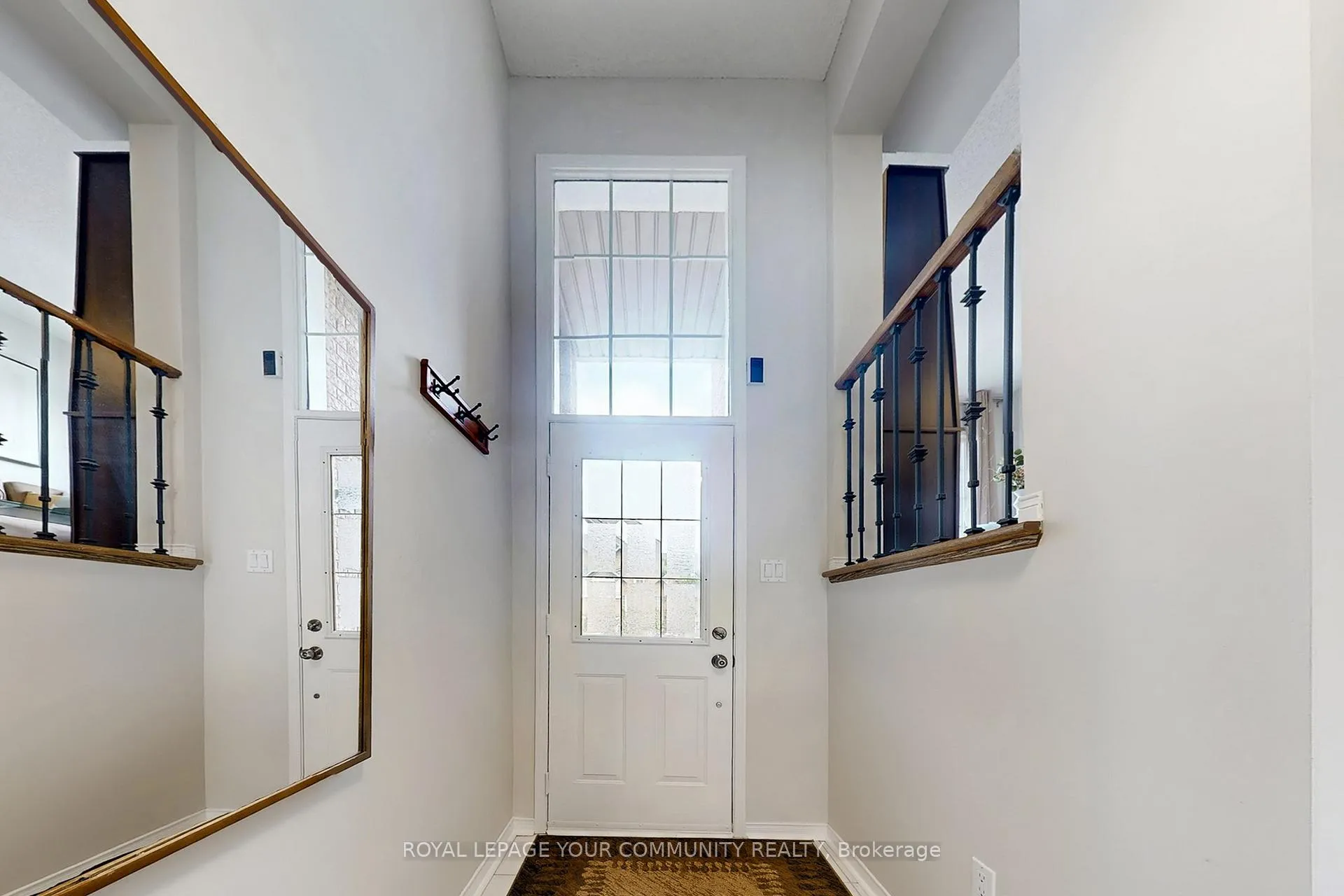 Photo 17 of 43 Larissa Court, Vaughan, Maple — HOMEH