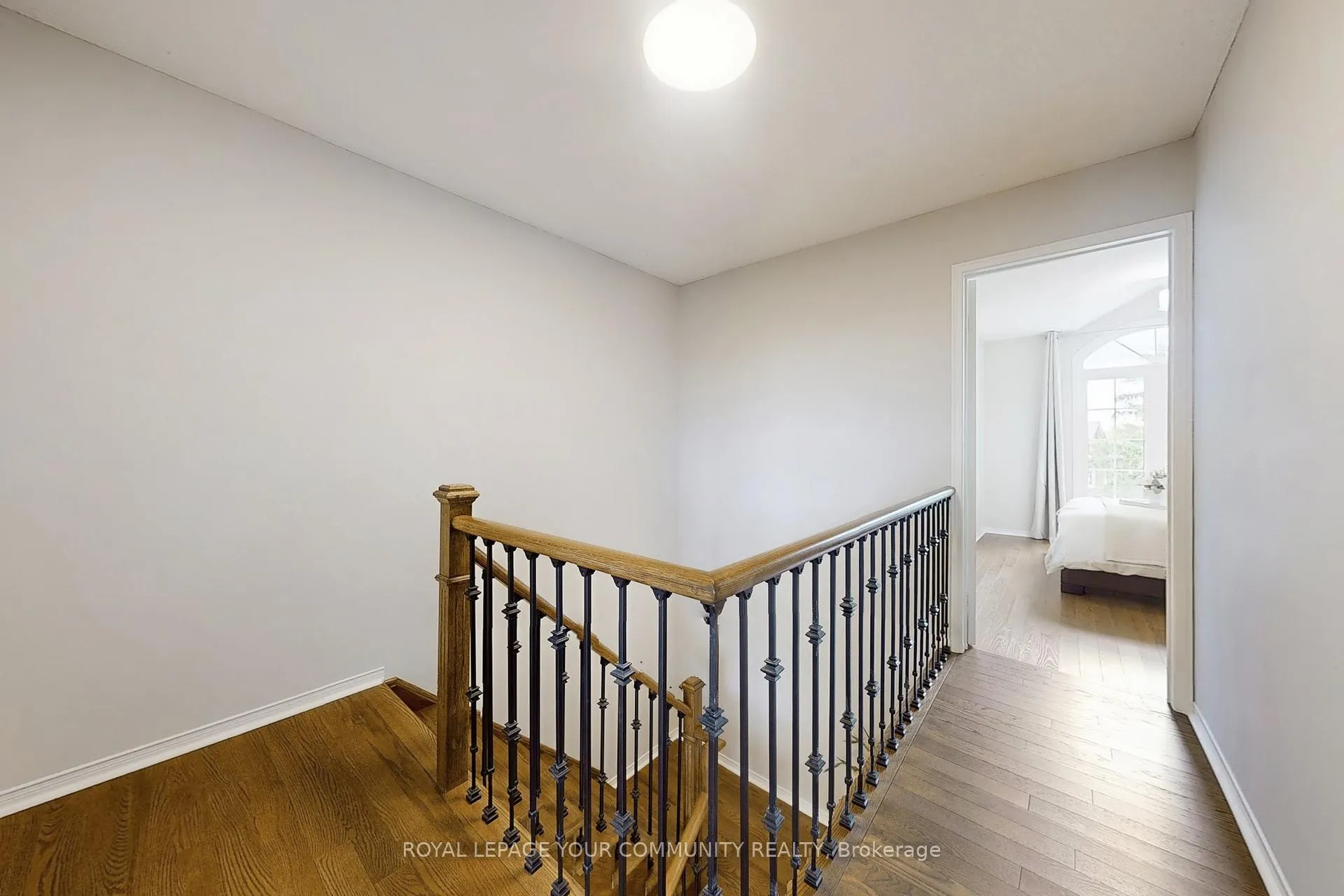 Photo 19 of 43 Larissa Court, Vaughan, Maple — HOMEH