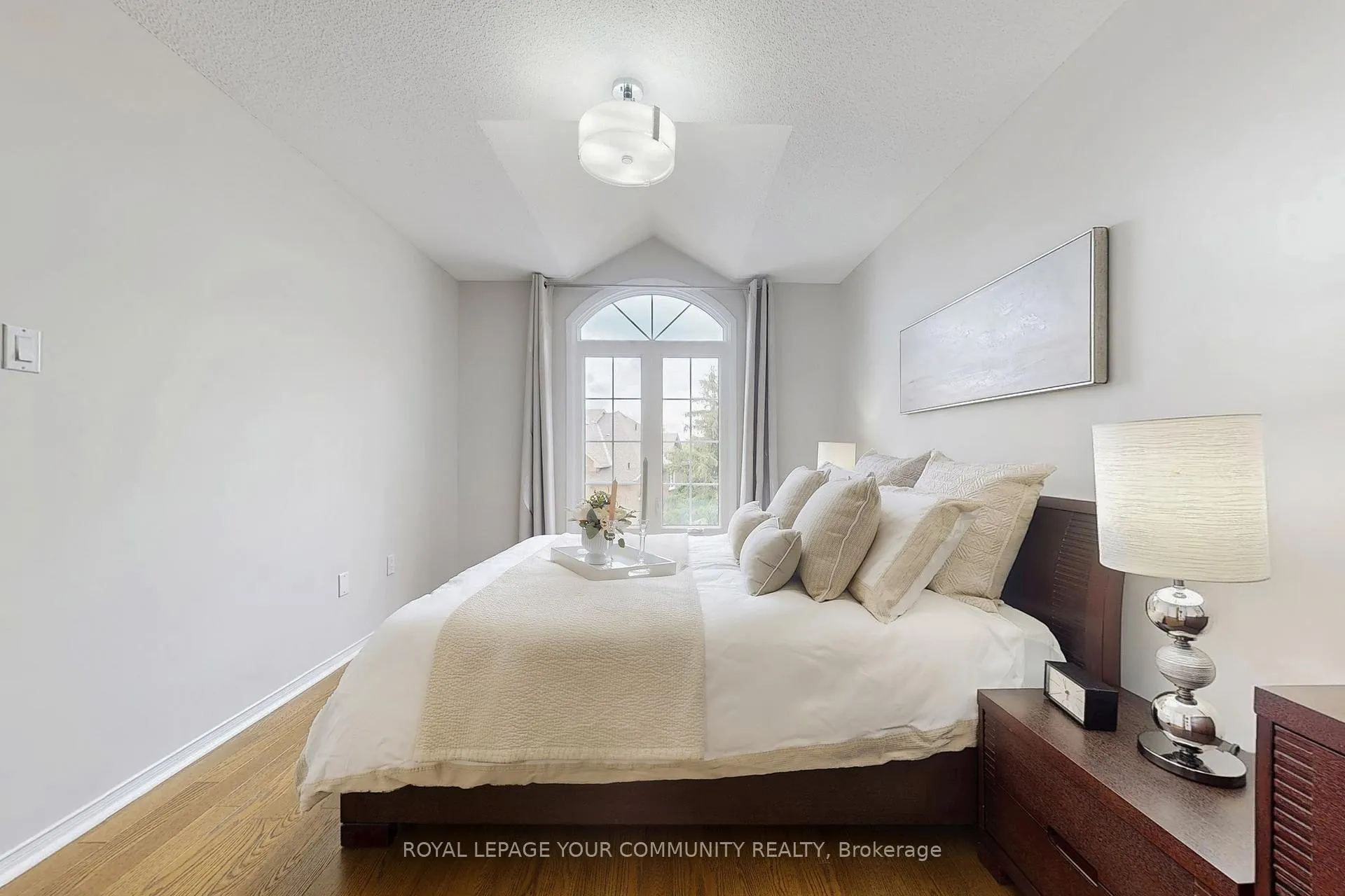 Photo 21 of 43 Larissa Court, Vaughan, Maple — HOMEH