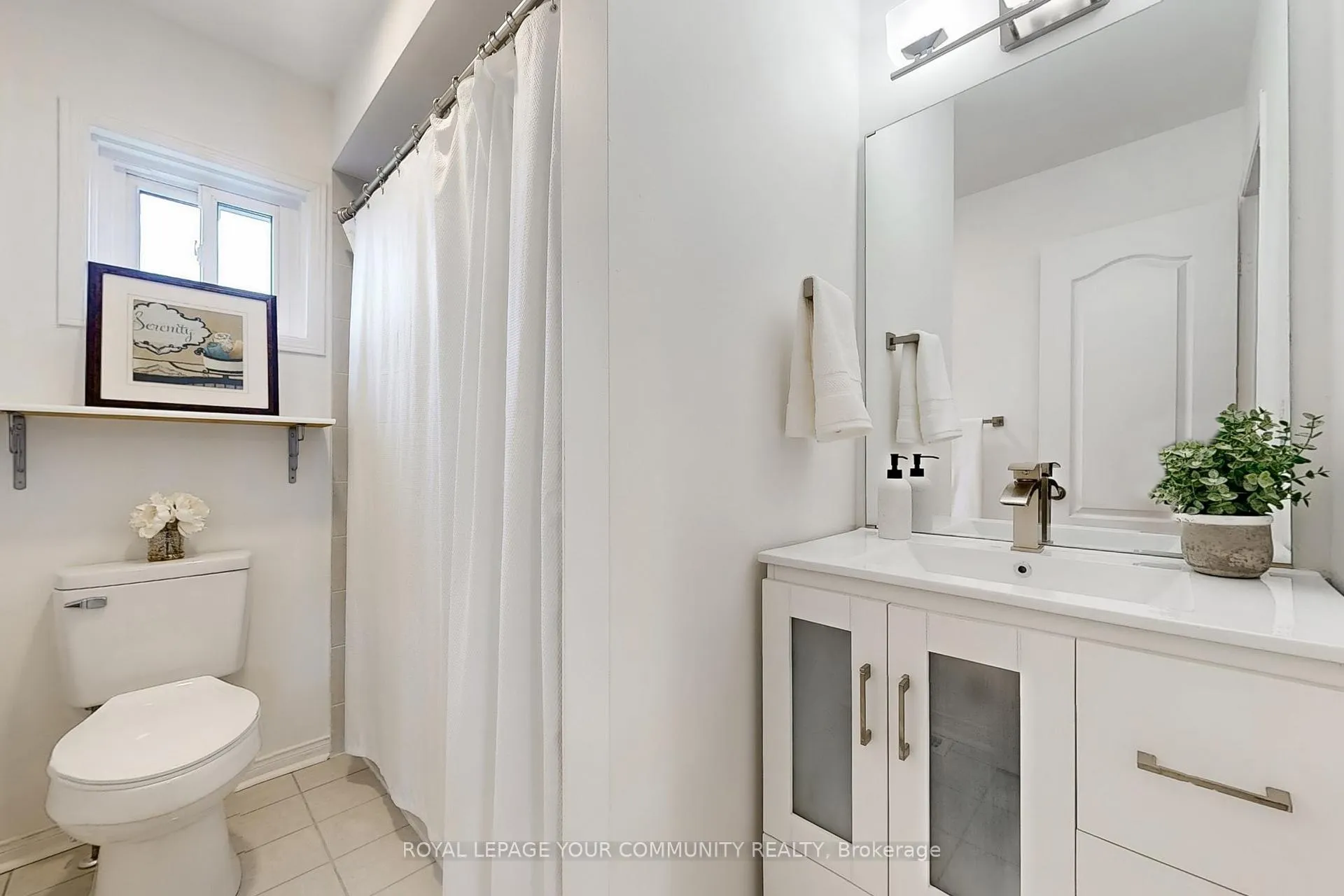 Photo 27 of 43 Larissa Court, Vaughan, Maple — HOMEH