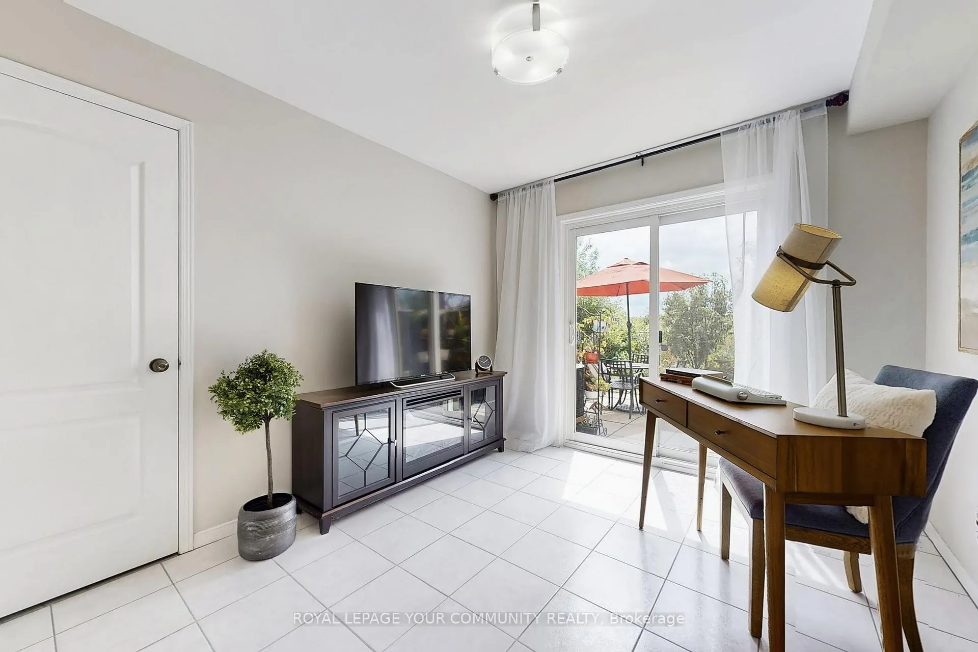 Photo 30 of 43 Larissa Court, Vaughan, Maple — HOMEH