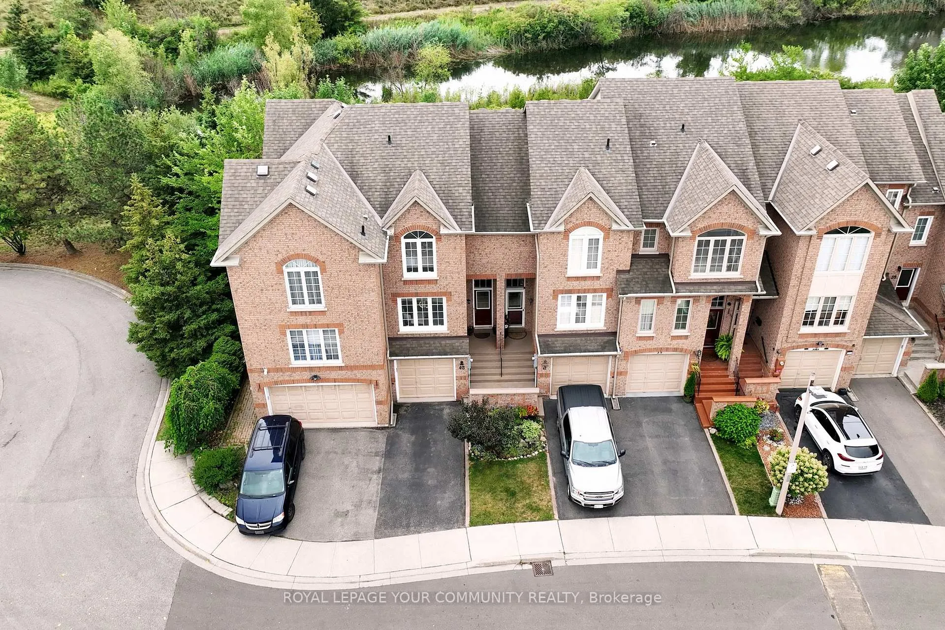 Photo 38 of 43 Larissa Court, Vaughan, Maple — HOMEH