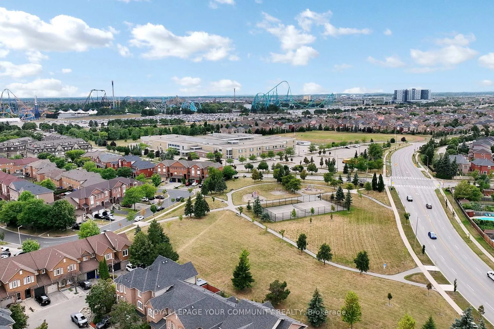 Photo 43 of 43 Larissa Court, Vaughan, Maple — HOMEH