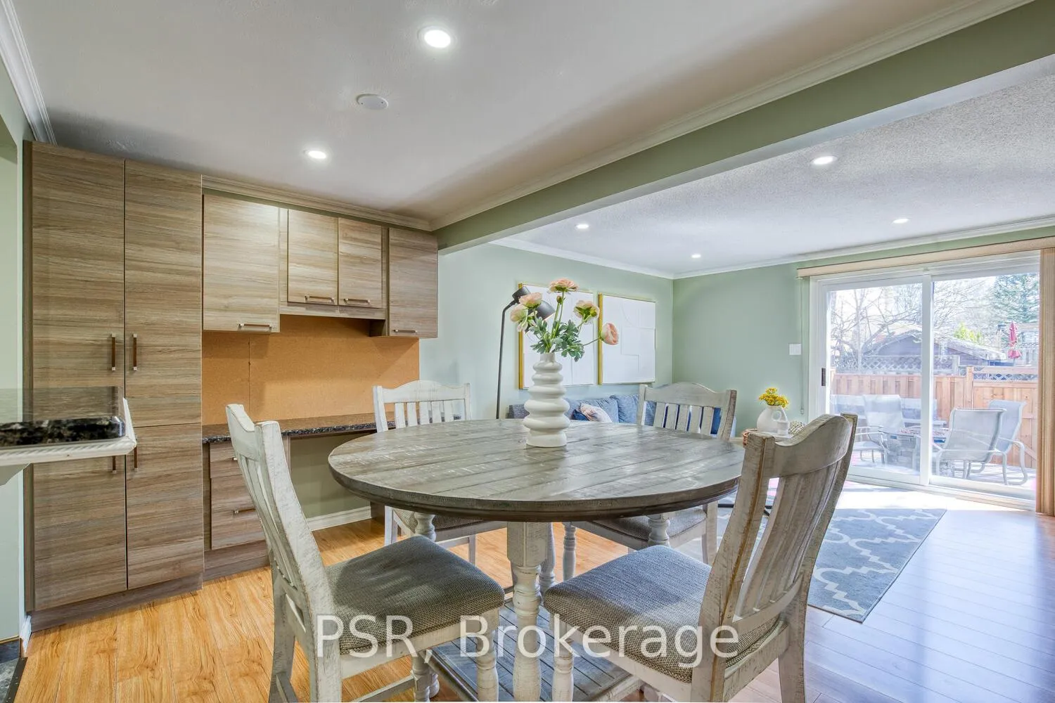 Photo 6 of Unit 20, 11 Grand River Boulevard, Kitchener — HOMEH
