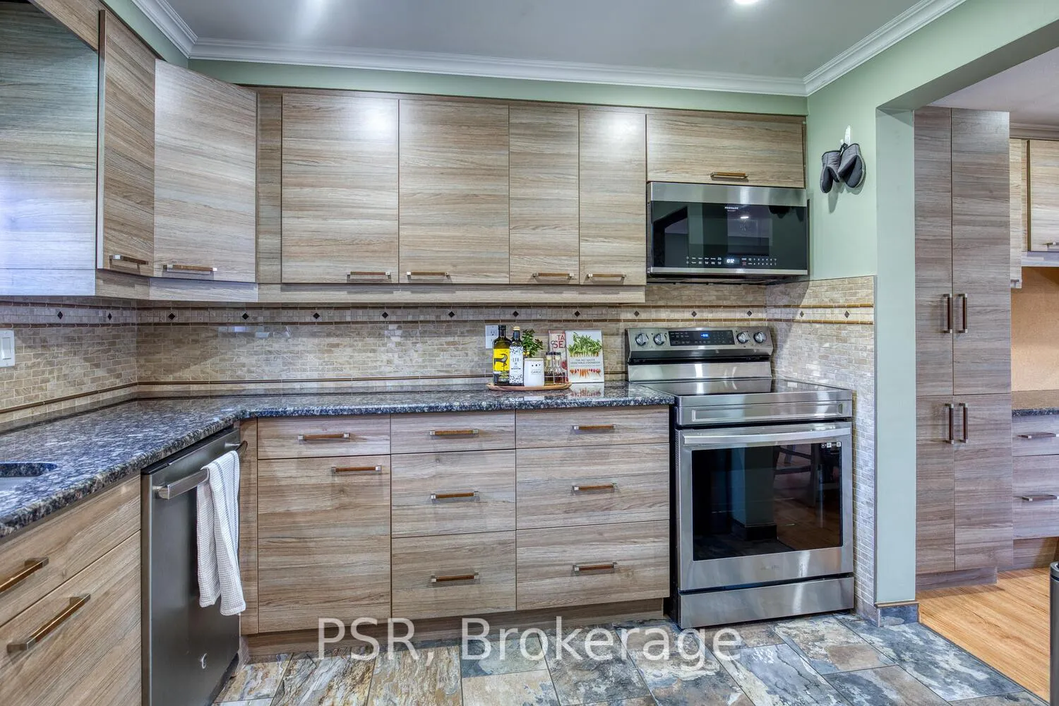 Photo 7 of Unit 20, 11 Grand River Boulevard, Kitchener — HOMEH