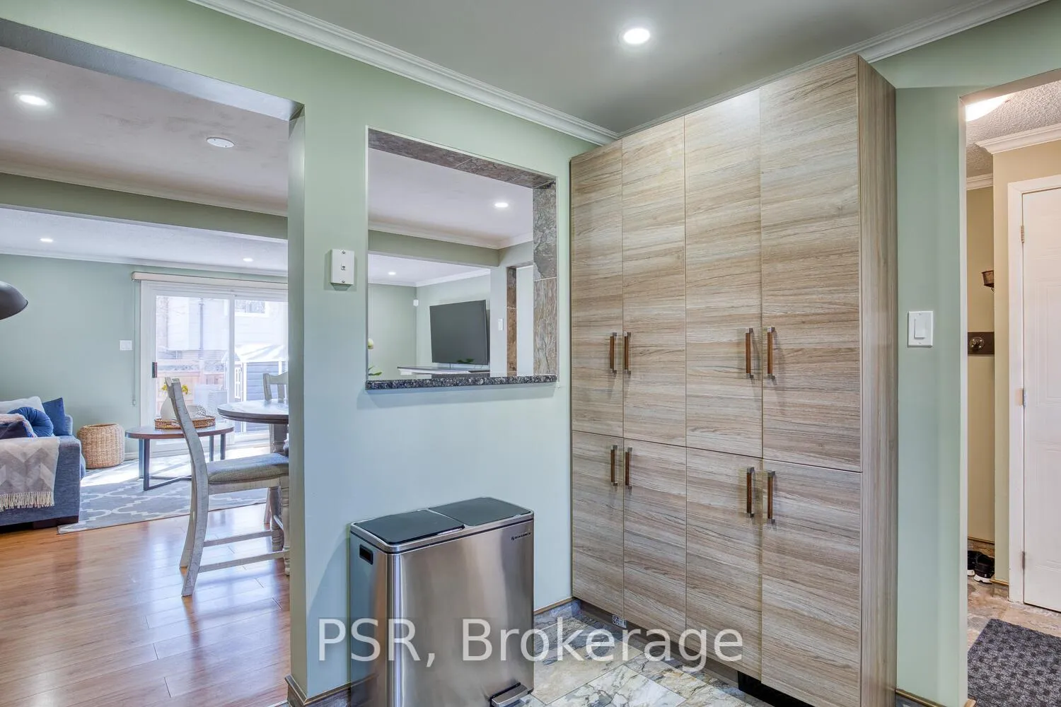Photo 9 of Unit 20, 11 Grand River Boulevard, Kitchener — HOMEH