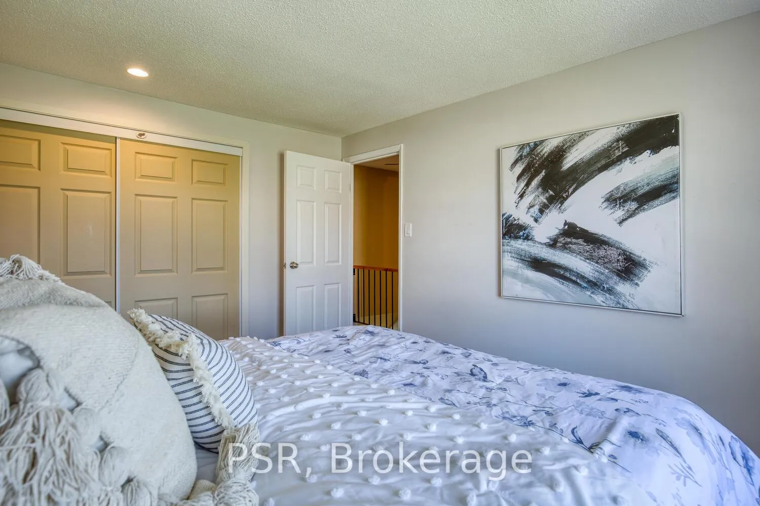 Photo 13 of Unit 20, 11 Grand River Boulevard, Kitchener — HOMEH