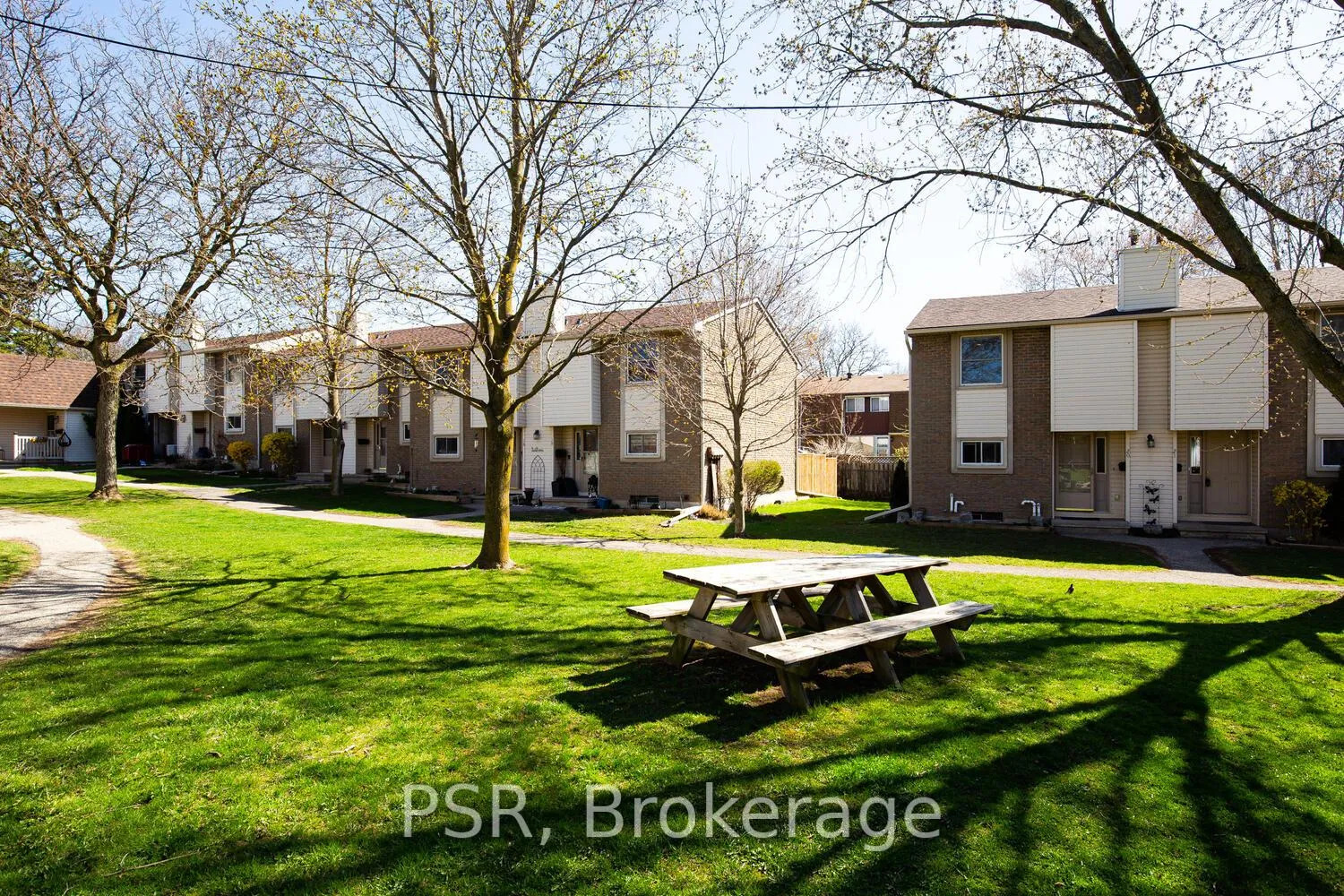 Photo 27 of Unit 20, 11 Grand River Boulevard, Kitchener — HOMEH