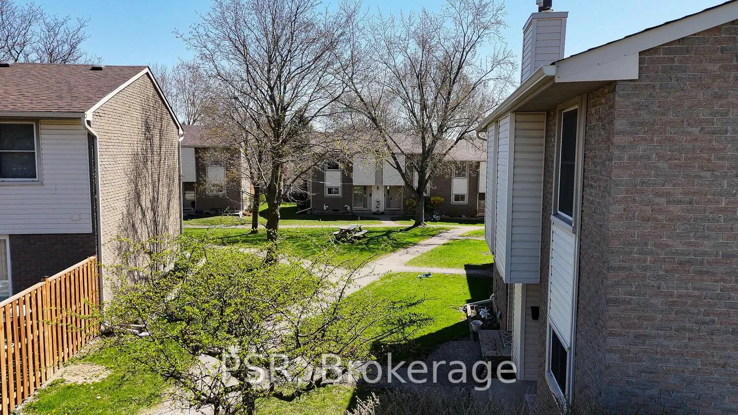 Photo 29 of Unit 20, 11 Grand River Boulevard, Kitchener — HOMEH