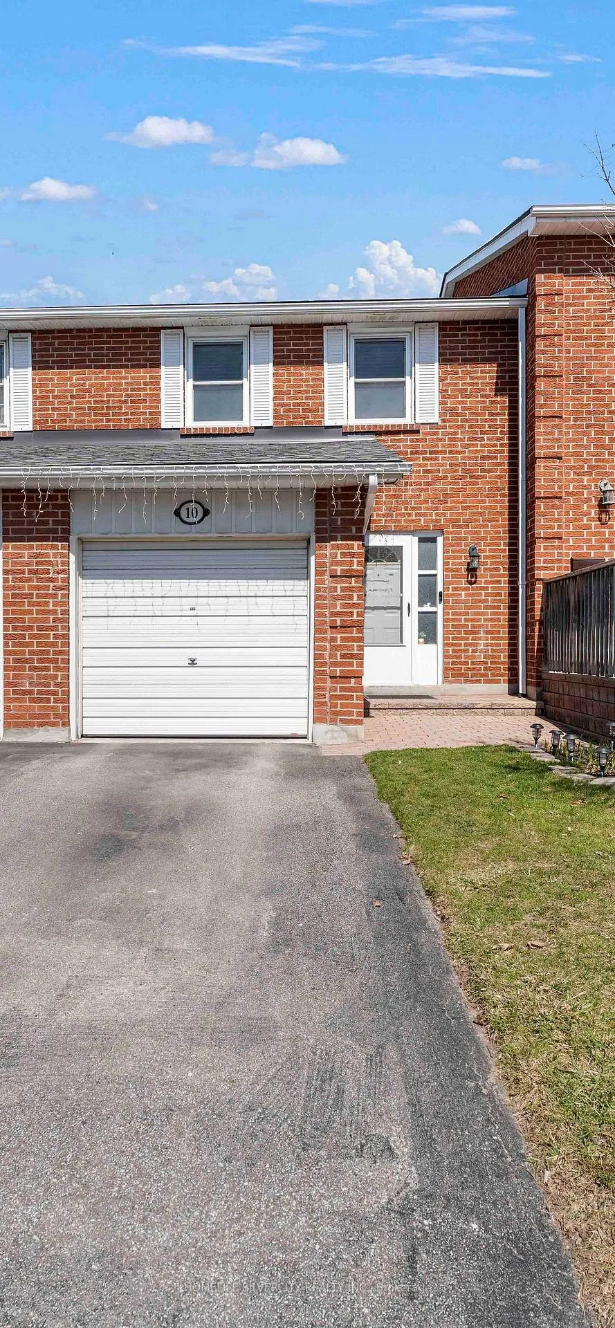 Photo 1 of 10 Harper Way, Markham, Aileen-Willowbrook — HOMEH