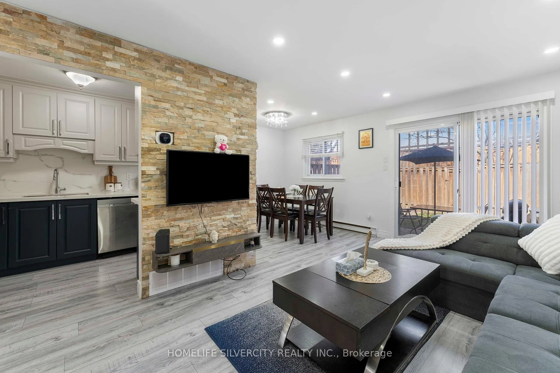 Photo 9 of 10 Harper Way, Markham, Aileen-Willowbrook — HOMEH