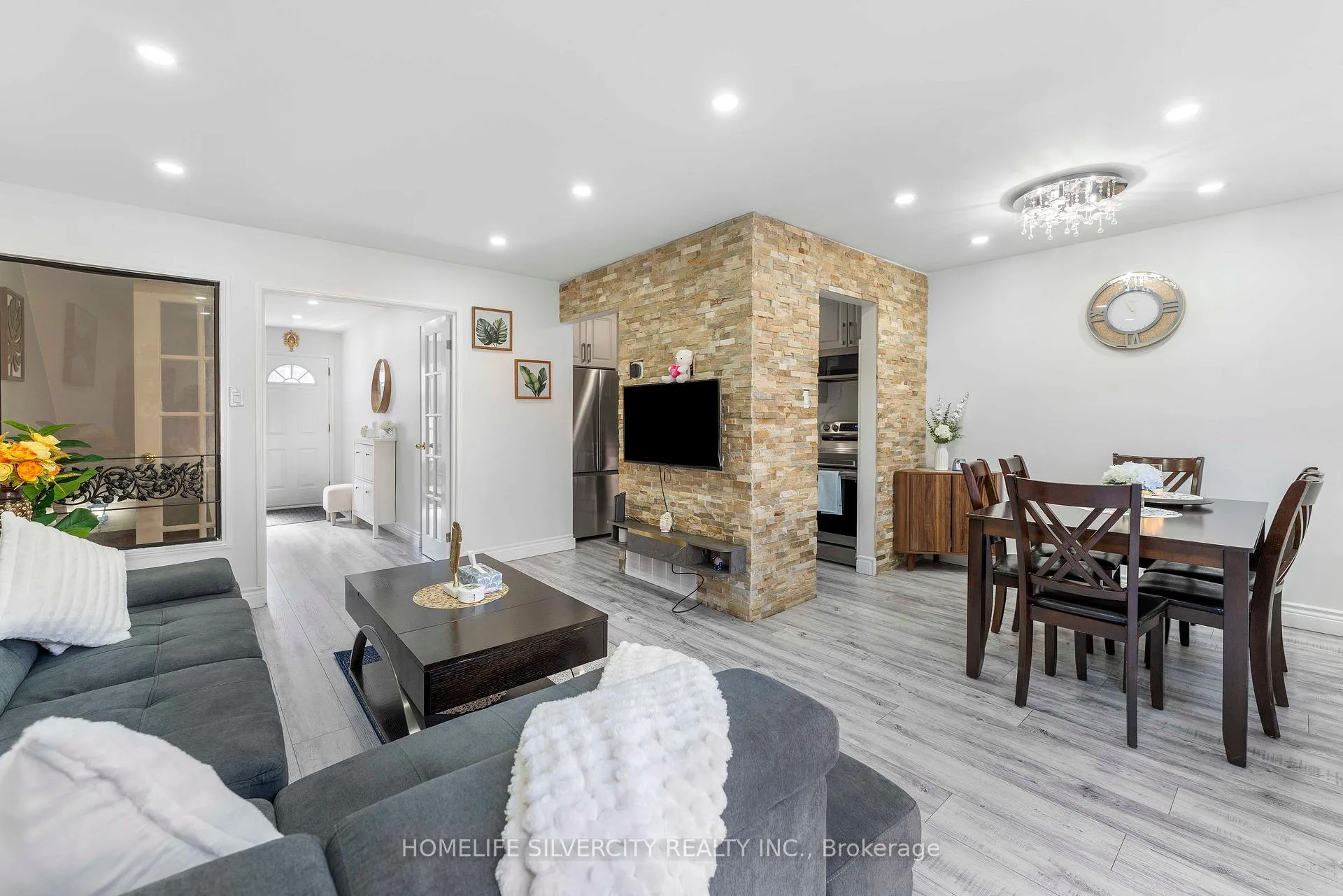 Photo 10 of 10 Harper Way, Markham, Aileen-Willowbrook — HOMEH