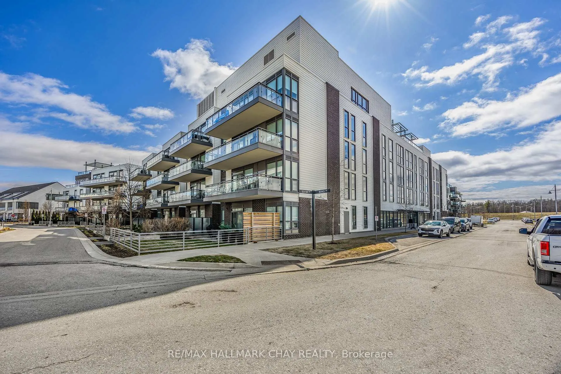 Photo 3 of Unit 207D, 333 Sea Ray Avenue, Innisfil, Rural Innisfil — HOMEH