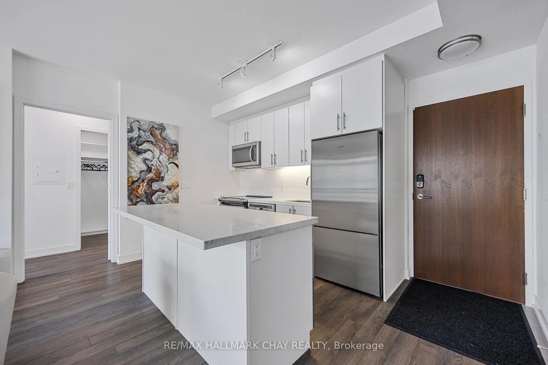 Photo 9 of Unit 207D, 333 Sea Ray Avenue, Innisfil, Rural Innisfil — HOMEH