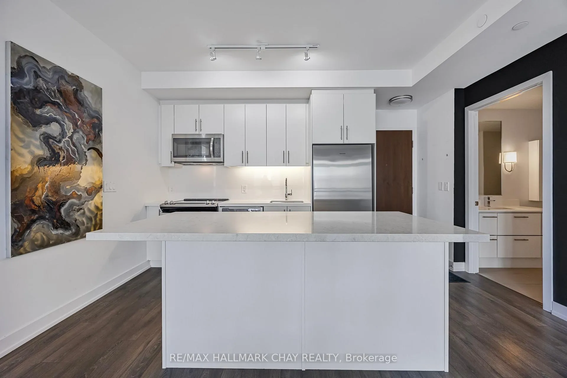 Photo 10 of Unit 207D, 333 Sea Ray Avenue, Innisfil, Rural Innisfil — HOMEH