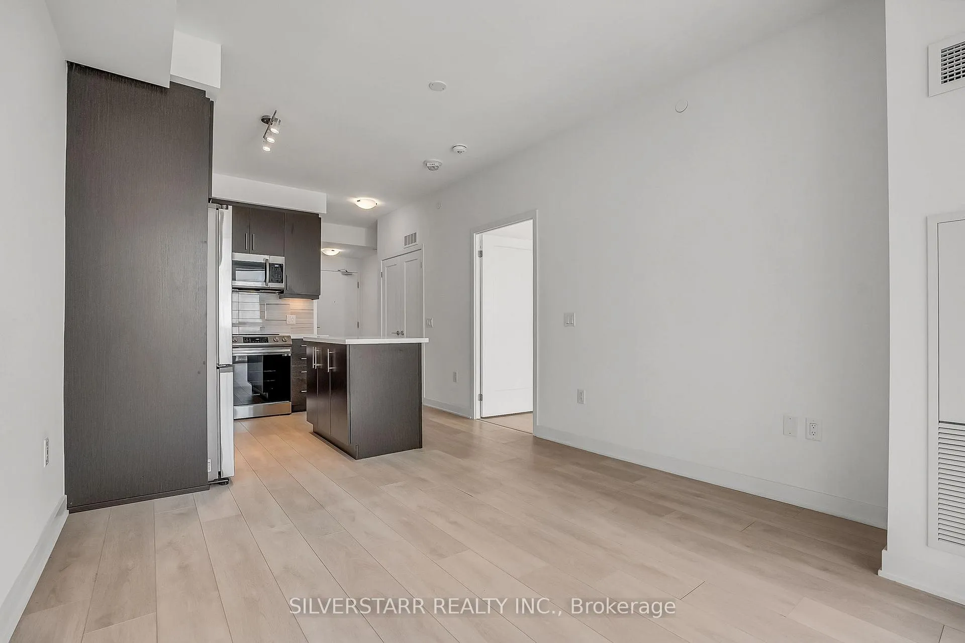 Photo 10 of Unit 1802, 105 Oneida Crescent, Richmond Hill, Langstaff — HOMEH